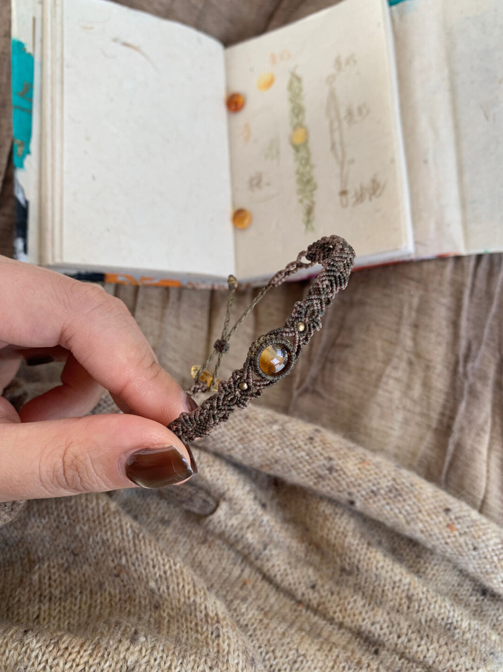 Macrame Bracelet-Amber Weave