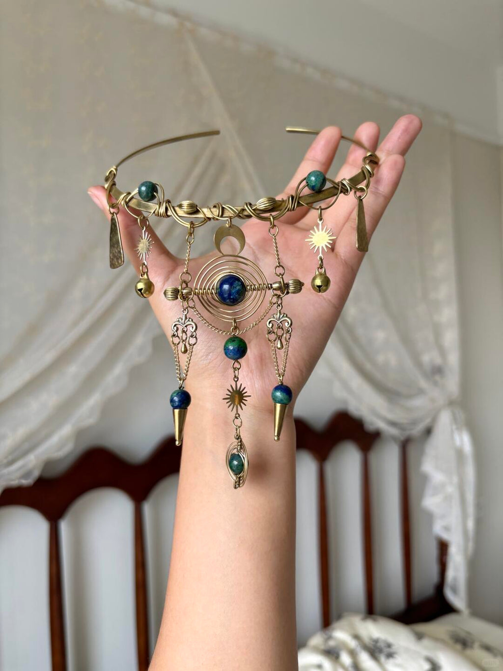 Celestial Loop--Wirewrapping Choker