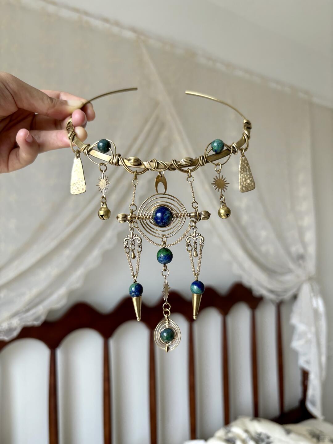 Celestial Loop--Wirewrapping Choker