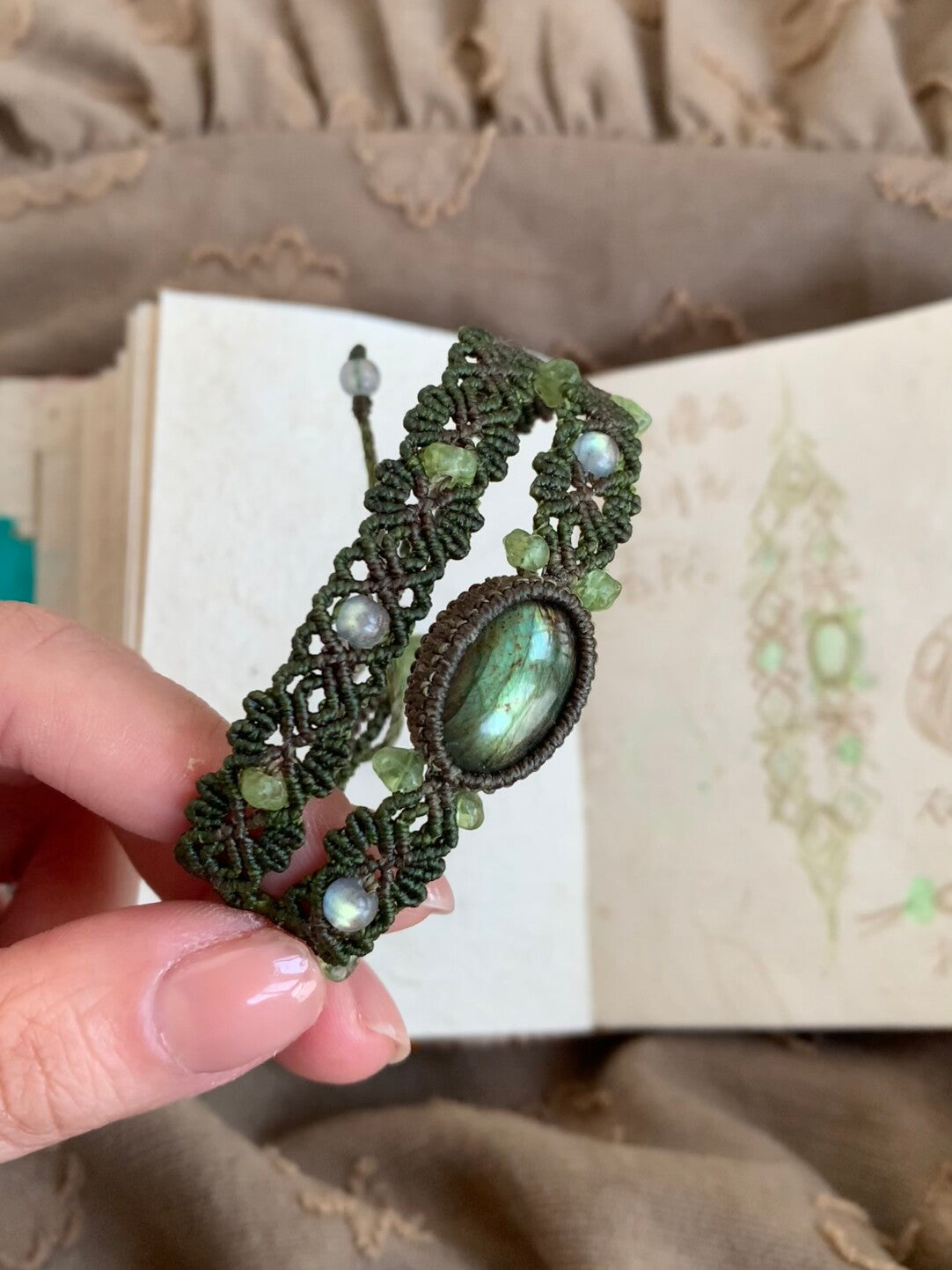 Macrame Bracelet-Fern Lace