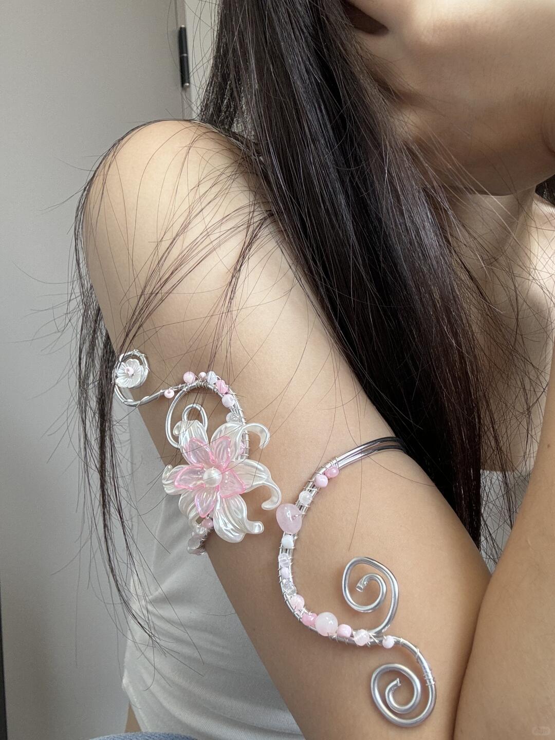 Iris Armlet