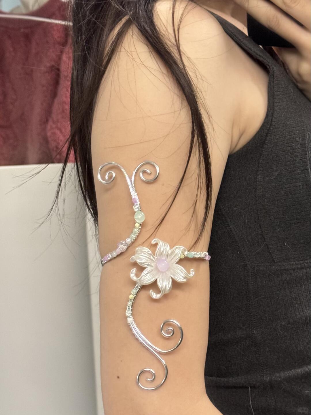 Iris Armlet