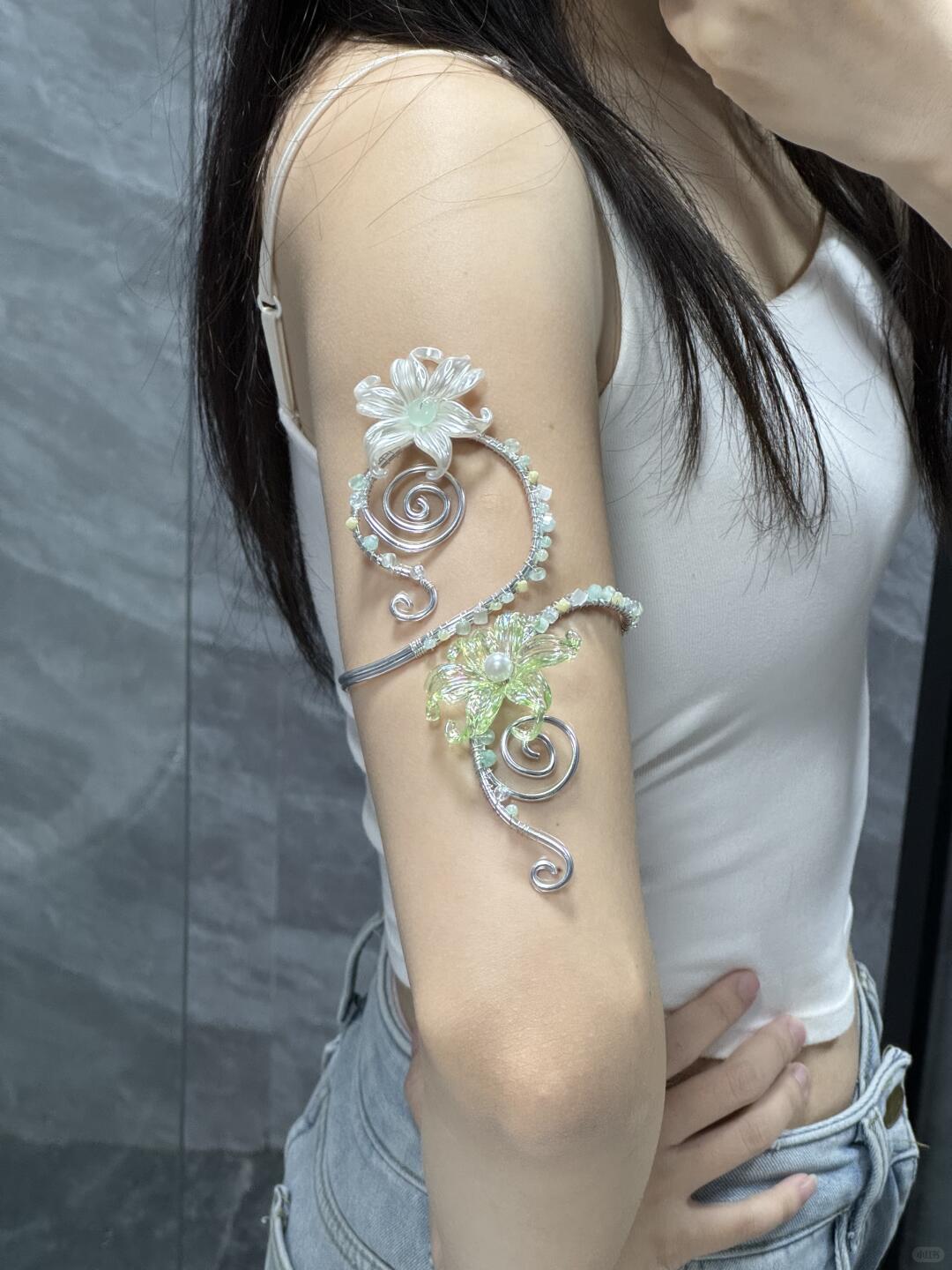 Iris Armlet