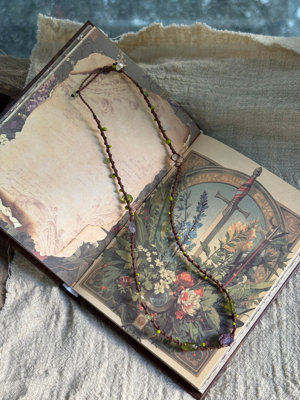 Macrame Bracelet Vine & Gem