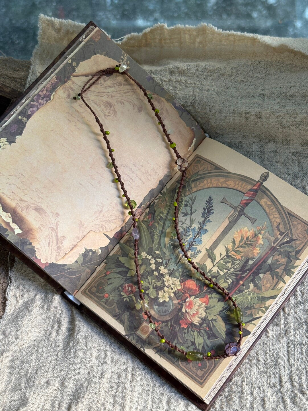 Macrame Bracelet Vine & Gem